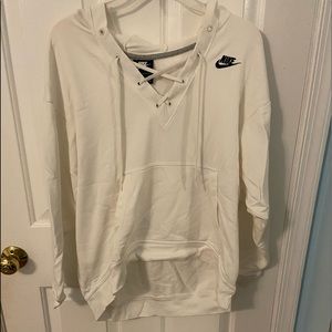 Cream Nike sweatshirt